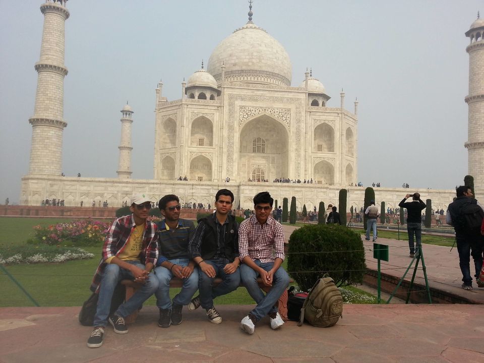 Photo of DELHI TO AGRA : THE UNPLANNED WINTER TRIP 1/16 by Aashish Aanand