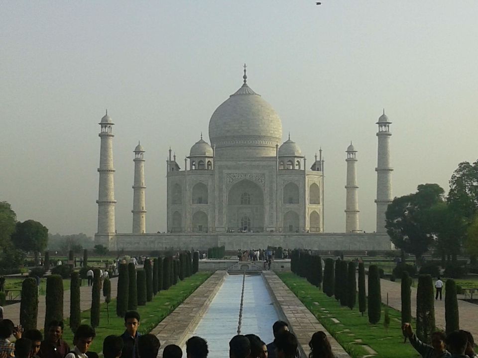 Photo of DELHI TO AGRA : THE UNPLANNED SUMMER TRIP 1/15 by Aashish Aanand