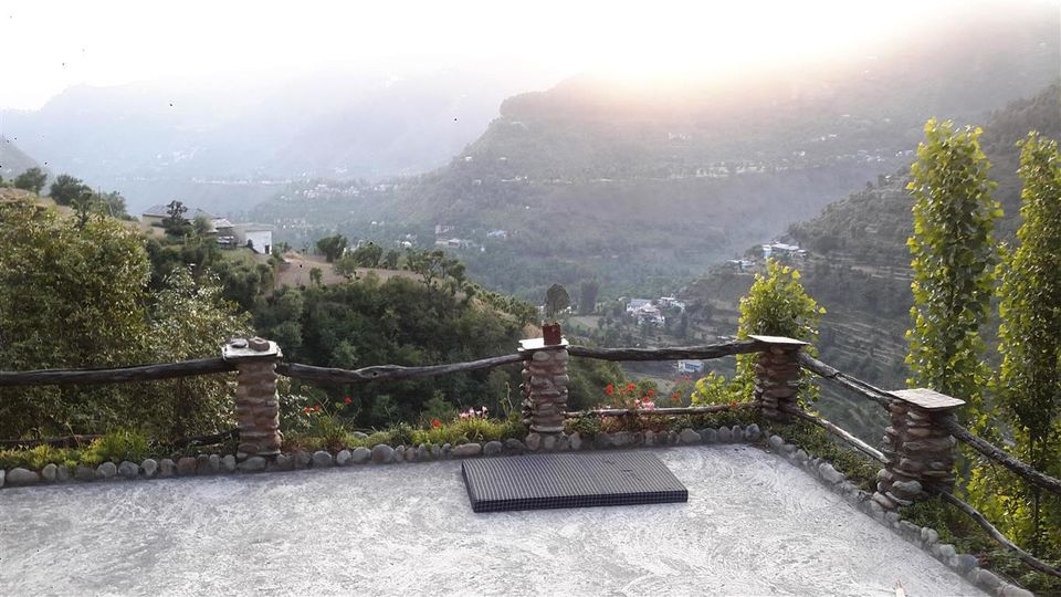 Photo of The best eco homestay for wanderlusts – the Himalayan Orchard Huts, Chamba 8/15 by Bee The Musafir
