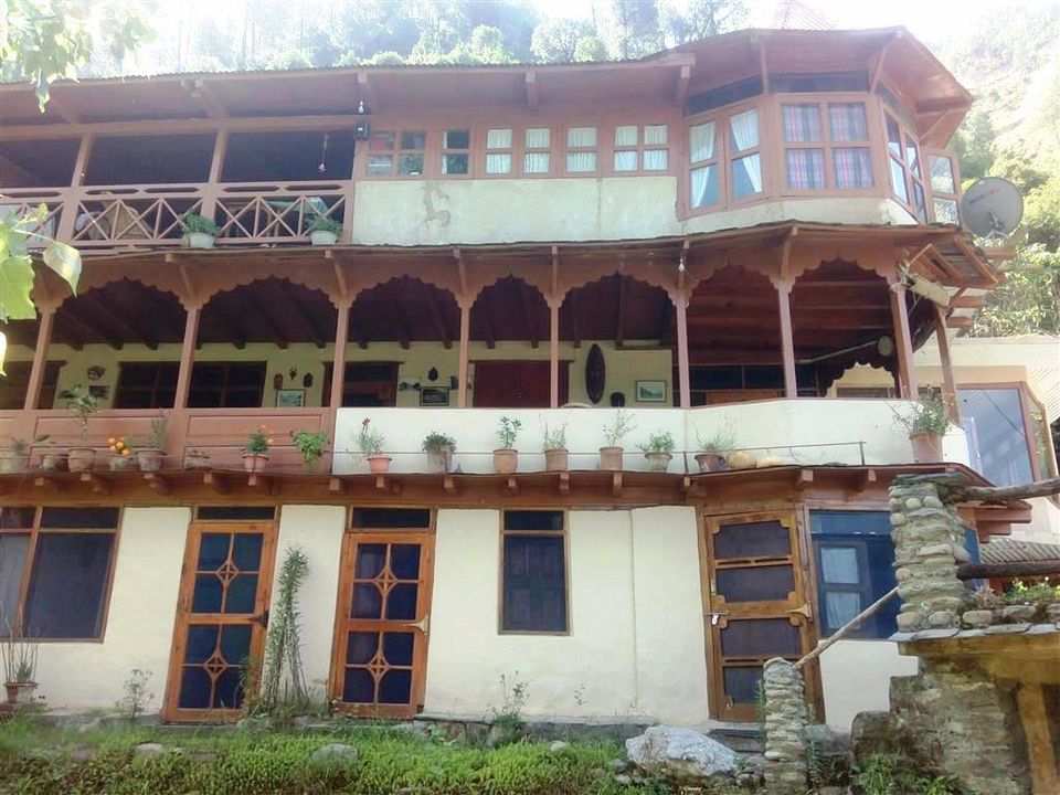 Photo of The best eco homestay for wanderlusts – the Himalayan Orchard Huts, Chamba 12/15 by Bee The Musafir
