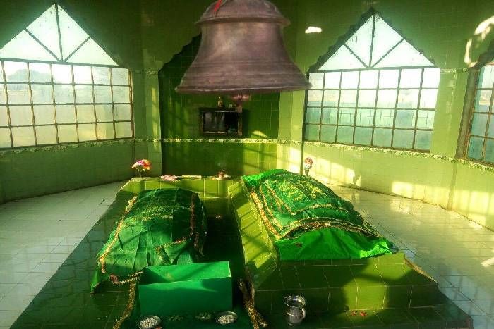 Photo of The mausoleum of Laila-Majnu is here in India 1/7 by Bee The Musafir