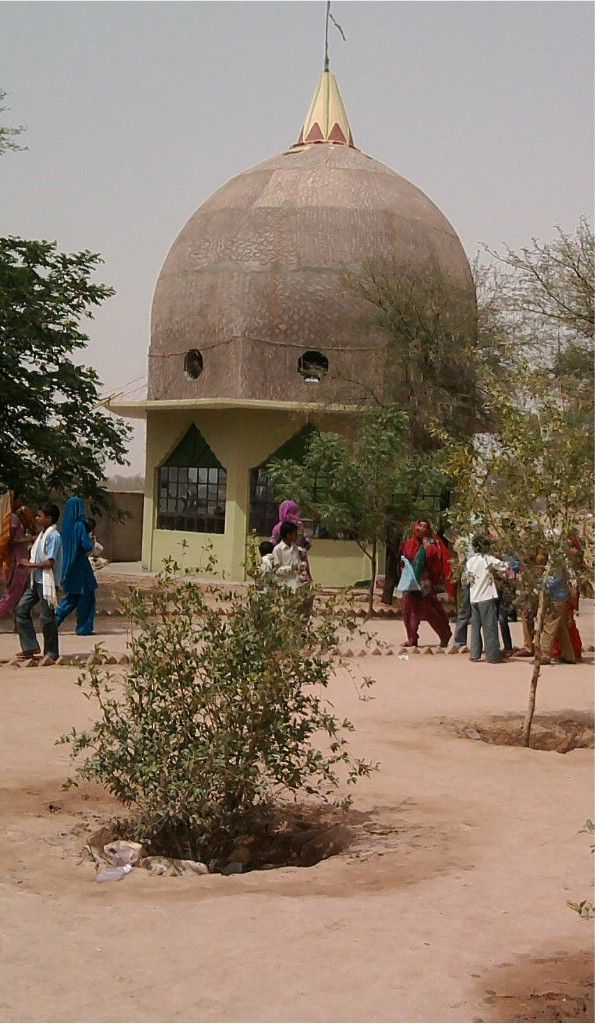 Photo of The mausoleum of Laila-Majnu is here in India 7/7 by Bee The Musafir