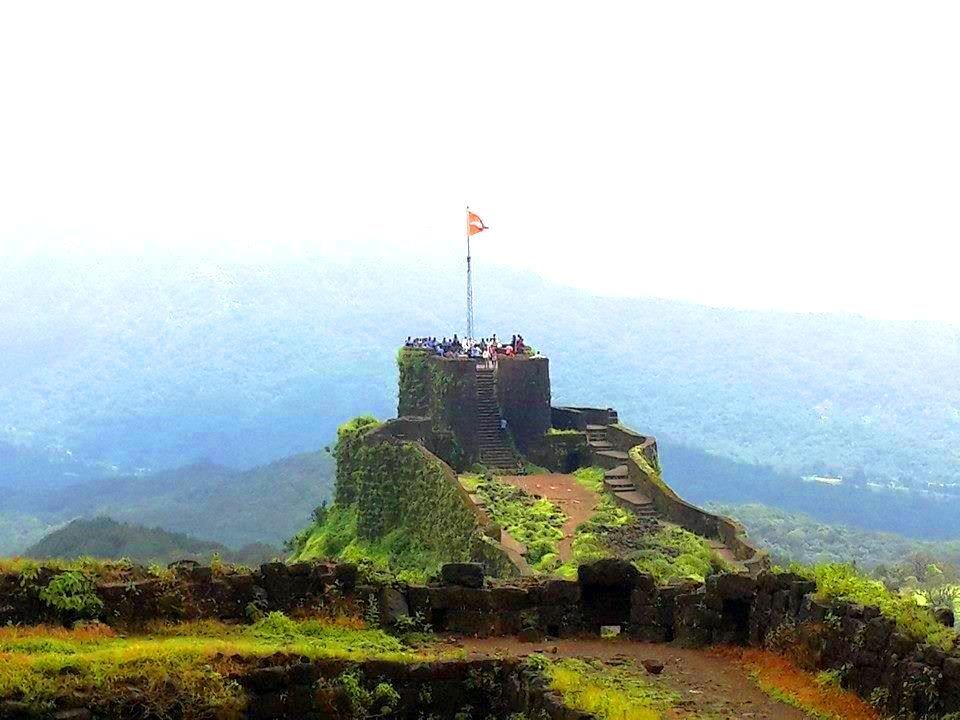 pratapgad trek