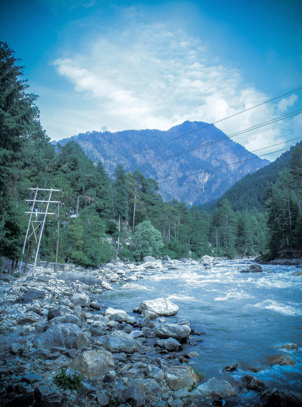 Photo of Backpacker's heaven in North India - Himachal Pradesh by Khushbu Gianani