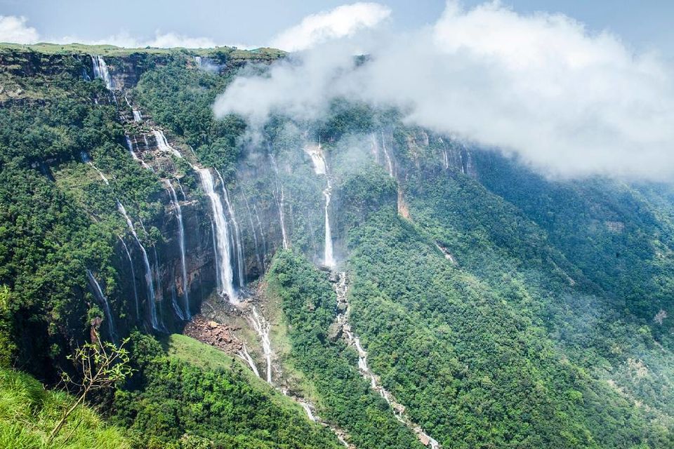 Photo of NOHSNGITHIANG (SEVEN SISTERS) FALLS by Karim S A