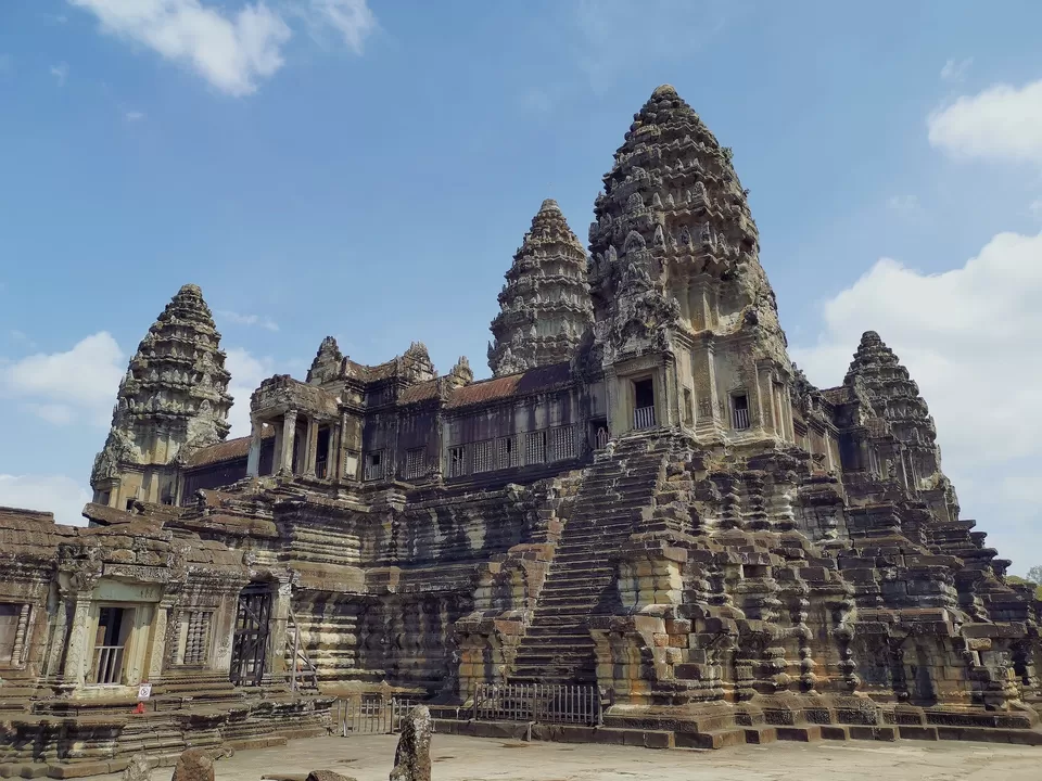 Photo of Angkor Wat, Krong Siem Reap, Cambodia by Harsh Mundra
