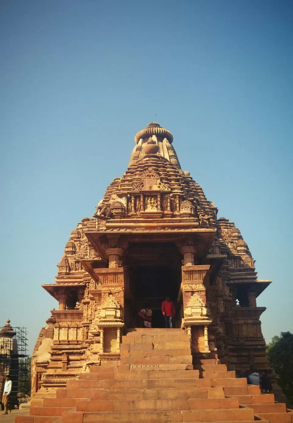 Photo of Lakshmana-Tempel, Khajuraho Airport Area, Khajuraho, Madhya Pradesh, India by The_Budget_Backpacker