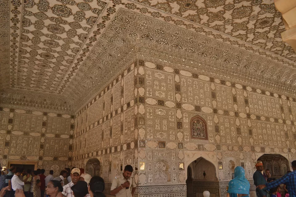 Photo of Sheesh Mahal, Jaipur, Rajasthan, India by The_Budget_Backpacker