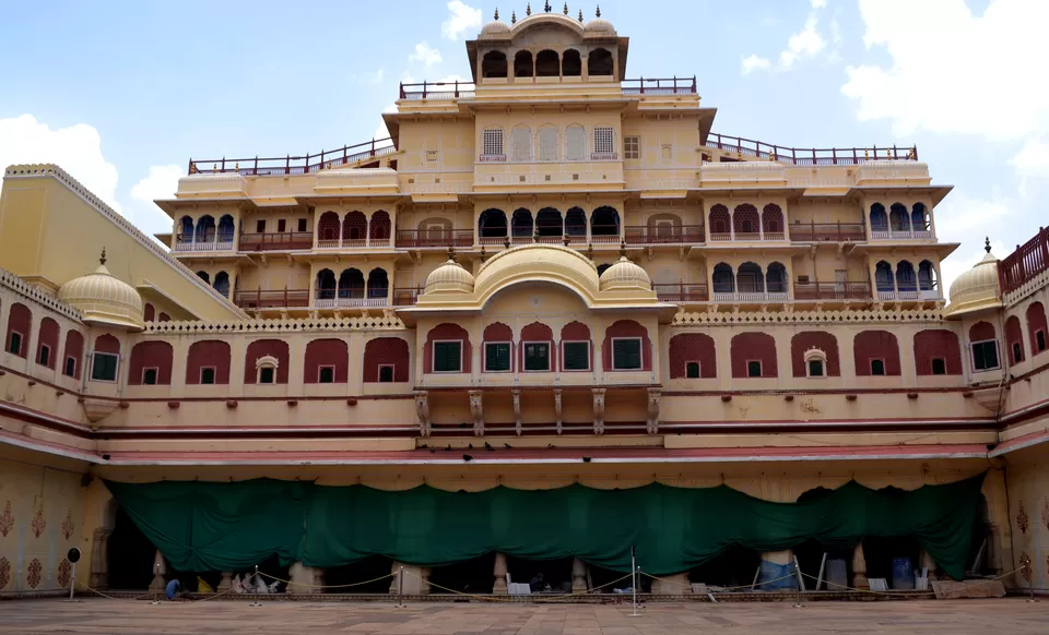 Photo of Hawa Mahal, Hawa Mahal Road, Badi Choupad, Pink City, Jaipur, Rajasthan, India by The_Budget_Backpacker