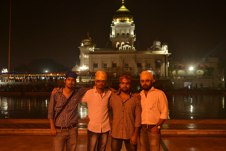 Photo of Gurudwara Bangla Sahib, New Delhi, Delhi, India by The_Budget_Backpacker
