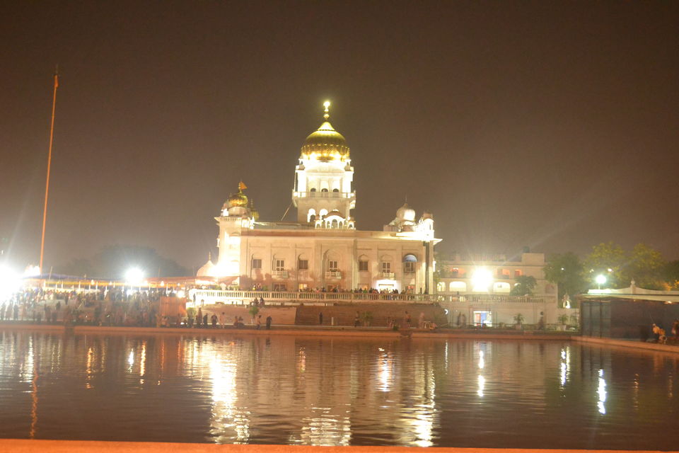 Photo of Gurudwara Bangla Sahib, New Delhi, Delhi, India by The_Budget_Backpacker