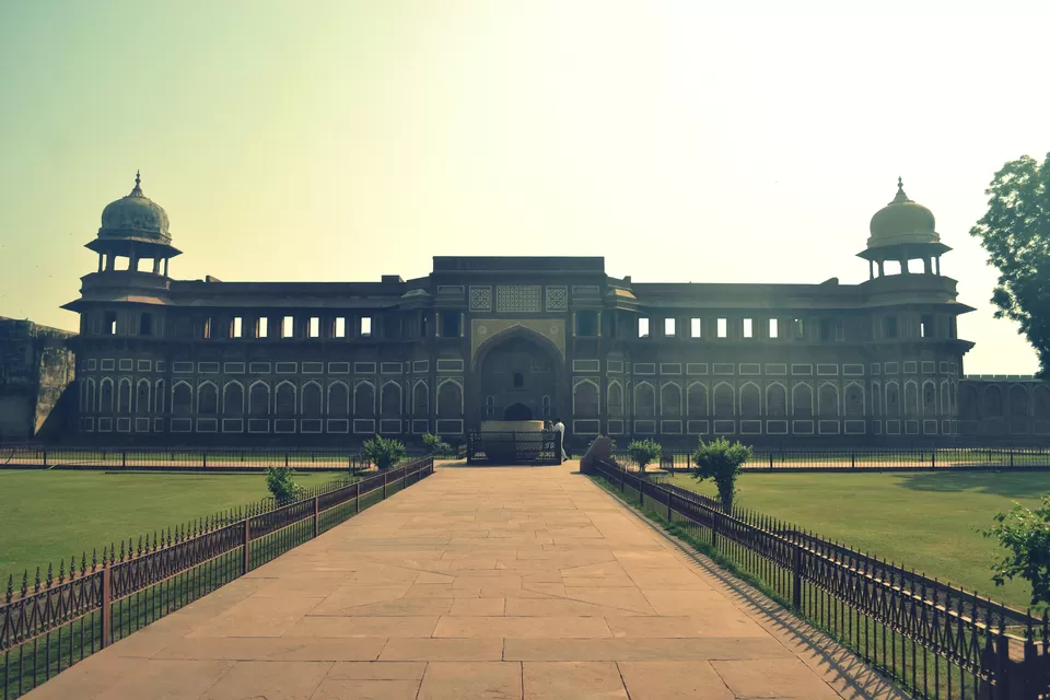 Photo of Jahangir Palace, Agra Fort, Agra, Uttar Pradesh, India by The_Budget_Backpacker