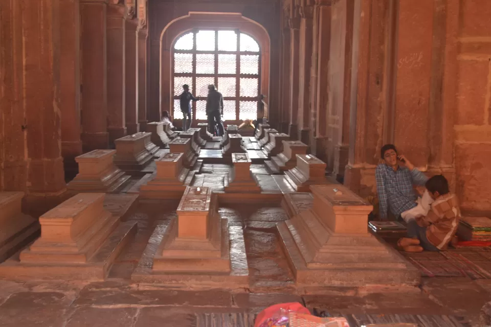 Photo of Tomb of Salim Chishti, Dadupura, Fatehpur Sikri, Uttar Pradesh, India by The_Budget_Backpacker