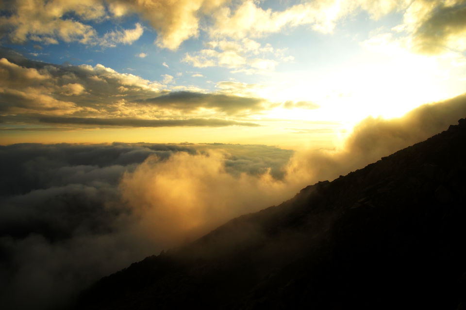 Photo of Indrahar Pass Trail, Dhar Alangari, Himachal Pradesh, India by The_Budget_Backpacker