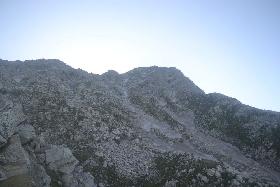 Photo of Indrahar Pass Trail, Dhar Alangari, Himachal Pradesh, India by The_Budget_Backpacker