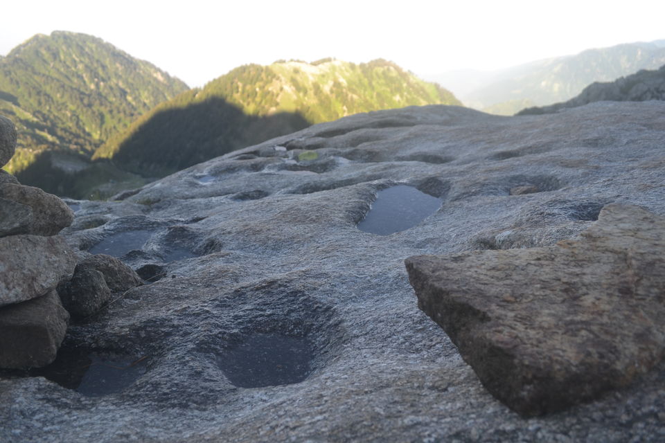 Photo of Indrahar Pass Trail, Dhar Alangari, Himachal Pradesh, India by The_Budget_Backpacker