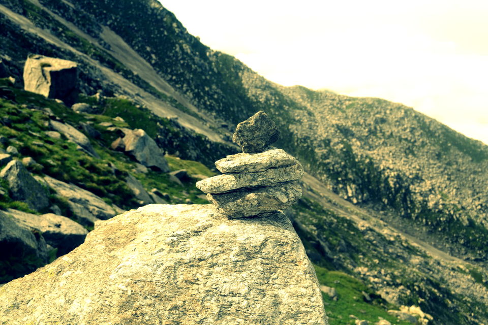 Photo of Indrahar Pass Trail, Dhar Alangari, Himachal Pradesh, India by The_Budget_Backpacker