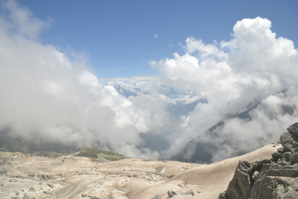 Photo of Indrahar Pass Trail, Dhar Alangari, Himachal Pradesh, India by The_Budget_Backpacker