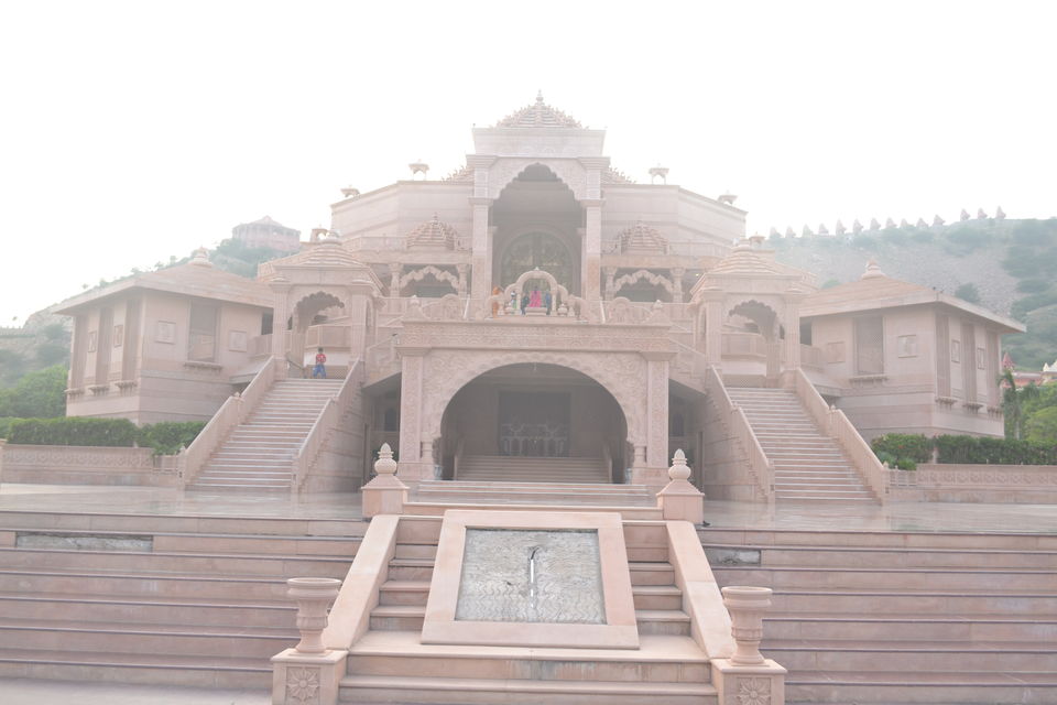 Photo of A religious abode in the outskirts of Ajmer 8/10 by The_Budget_Backpacker