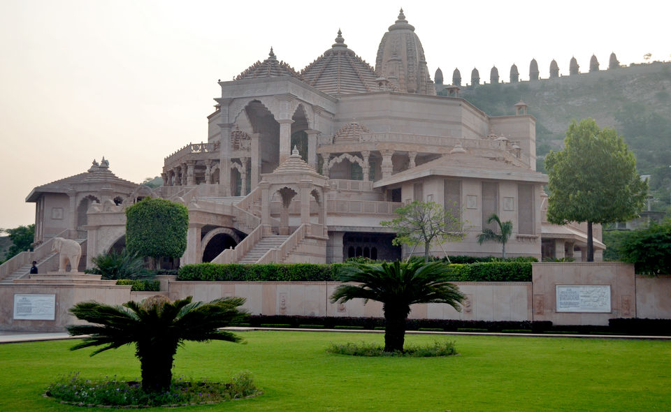 Photo of A religious abode in the outskirts of Ajmer 9/10 by The_Budget_Backpacker