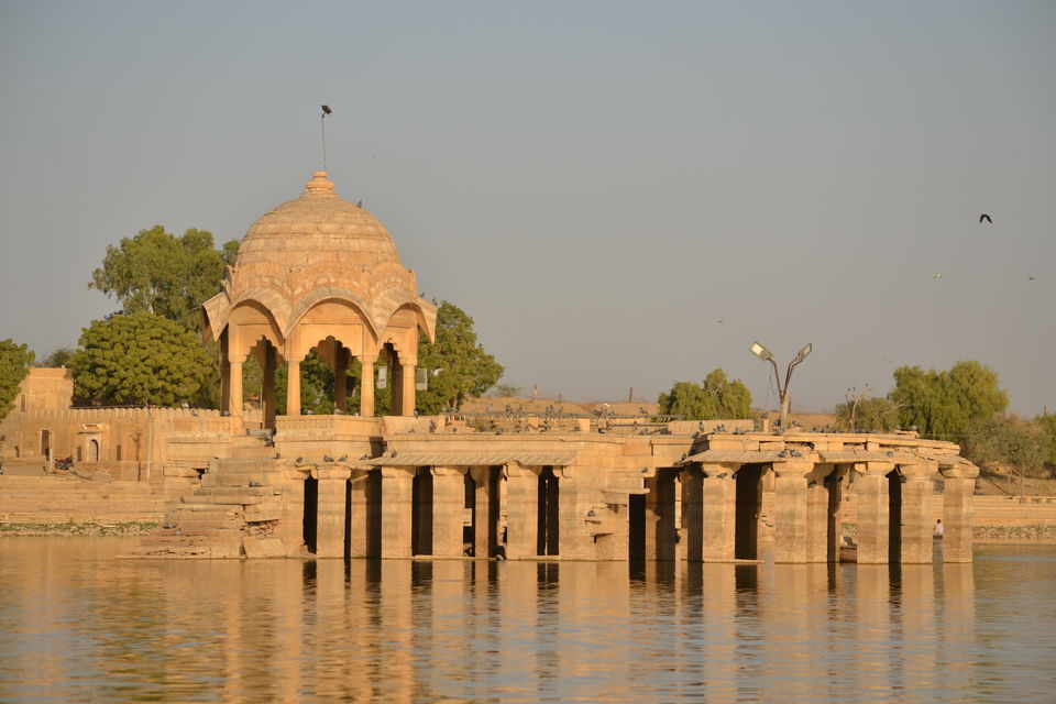 Photo of Gadisar Lake, Postal Colony, Jaisalmer, Rajasthan by The_Budget_Backpacker