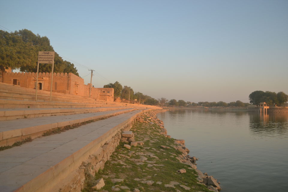 Photo of Gadisar Lake, Postal Colony, Jaisalmer, Rajasthan by The_Budget_Backpacker
