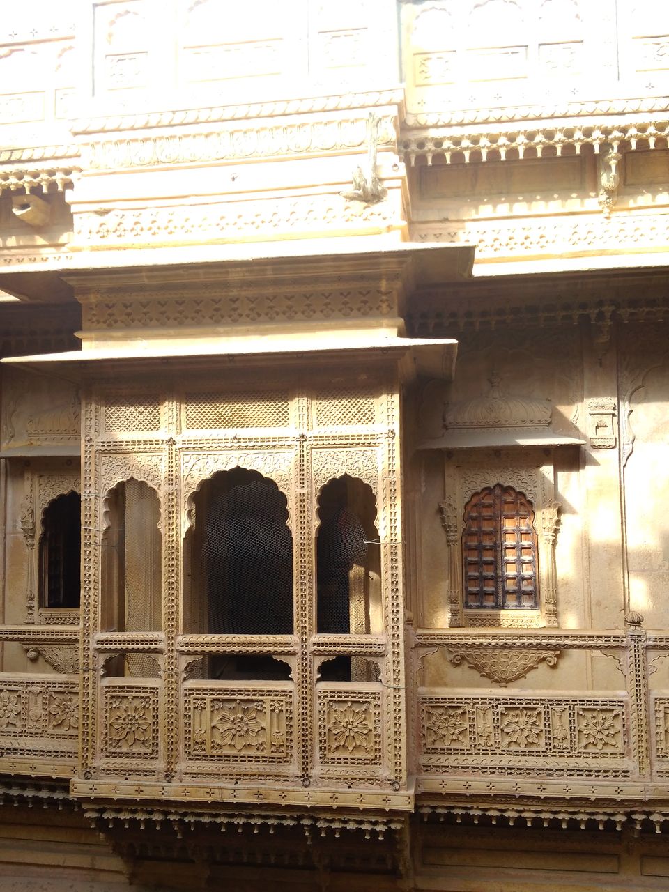 Photo of Patwon Ki Haveliyan, Amar Sagar Pol, Jaisalmer, Rajasthan, India by The_Budget_Backpacker