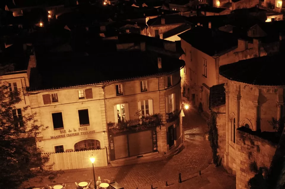 Photo of Saint-Émilion, France by Pix