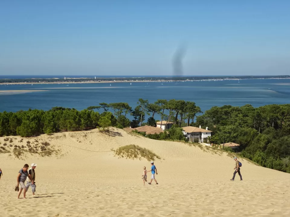 Photo of Saint-Émilion, France by Pix