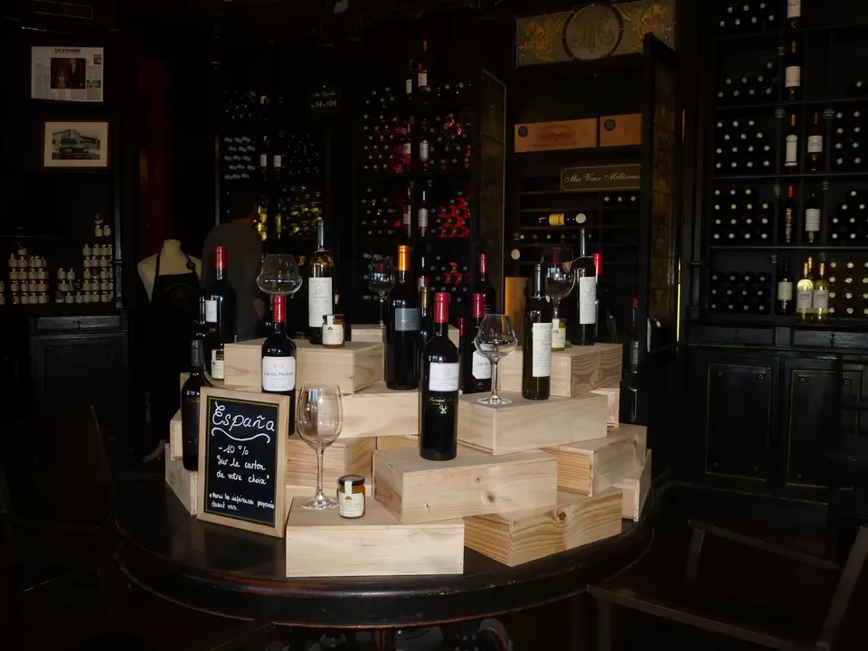 Photo of Saint-Émilion, France by Pix