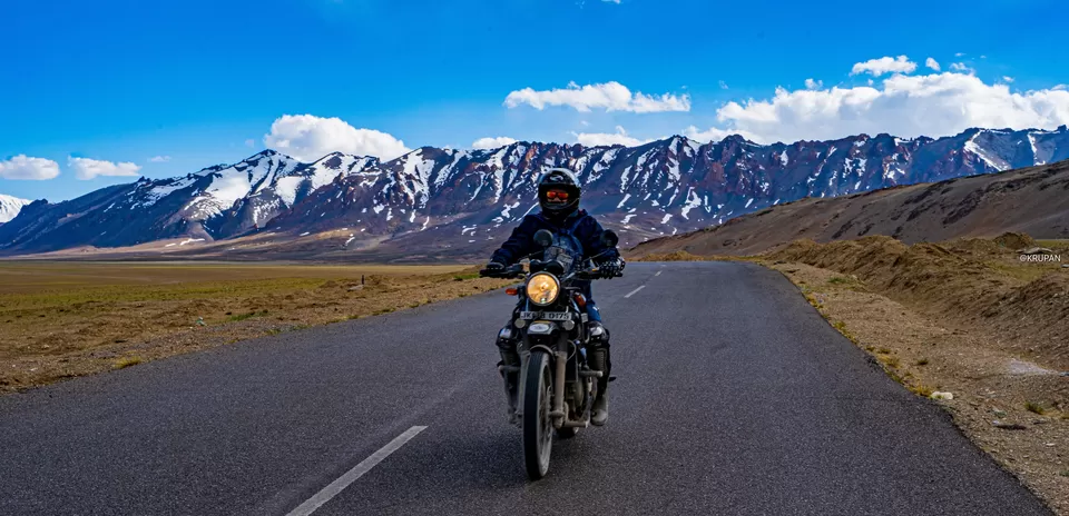 Photo of A Pristine blue waters of Pangong Lake @14000ft - A bike ride from Manali by Jay Kangad