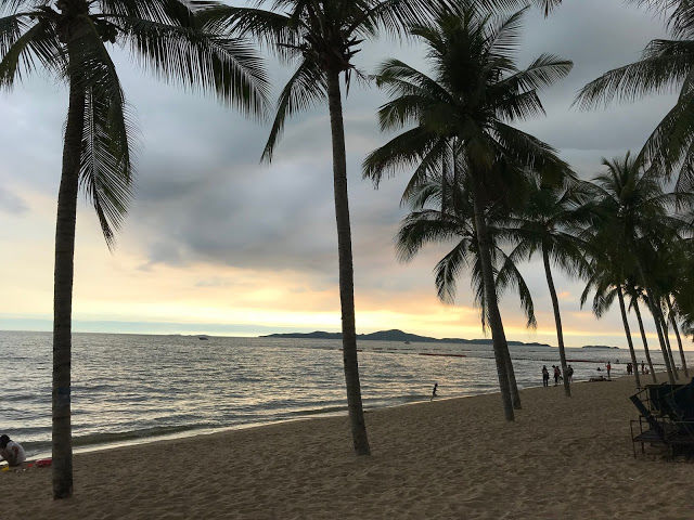 Photo of Jom Tien Beach, Chon Buri, Thailand by Akash Arora