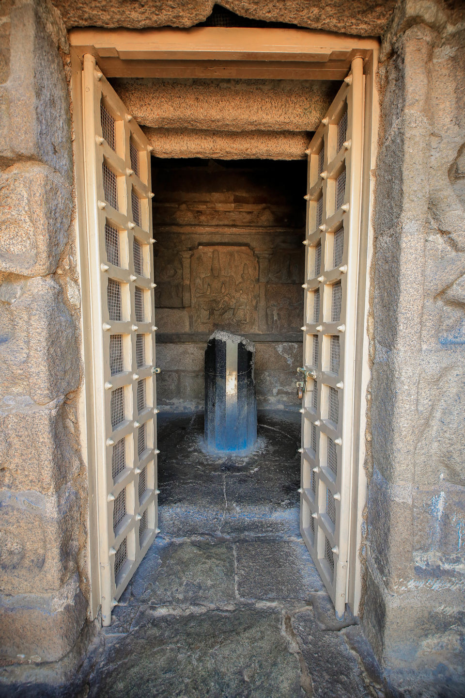 Photo of Glimpses of an Era - Mahabalipuram by Niviya Vas