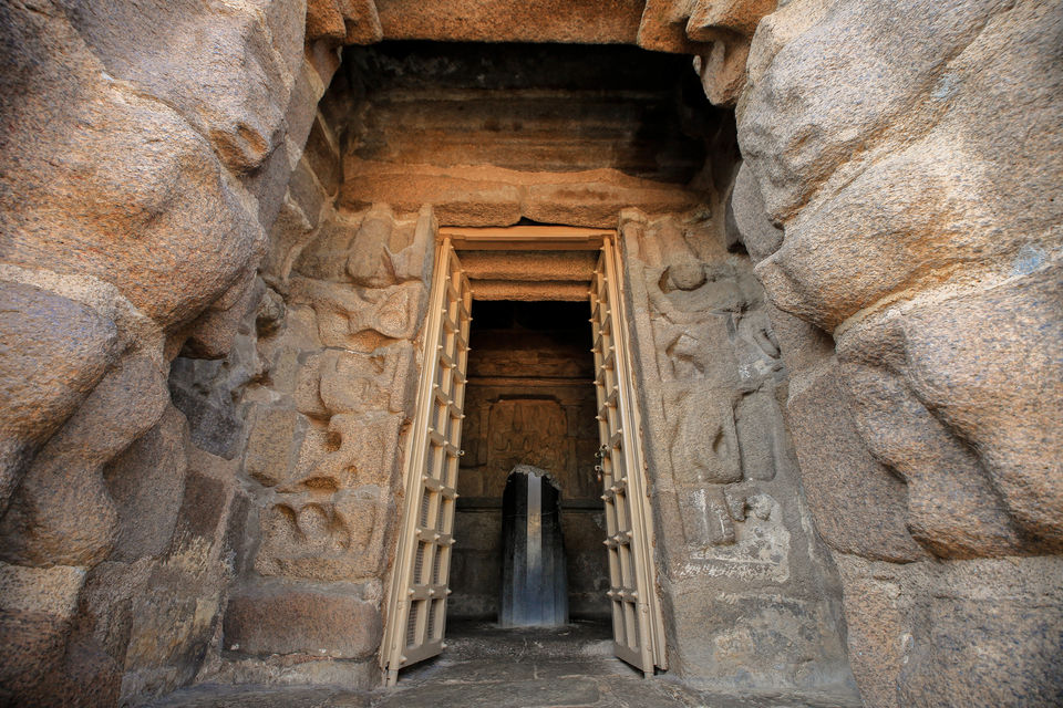 Photo of Glimpses of an Era - Mahabalipuram by Niviya Vas