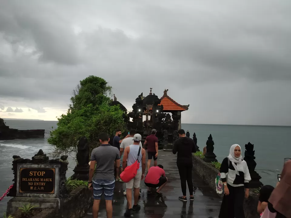Photo of Tanah Lot Temple, Jalan Tanah Lot, Beraban, Tabanan Regency, Bali, Indonesia by Unwind with Anu Brahma