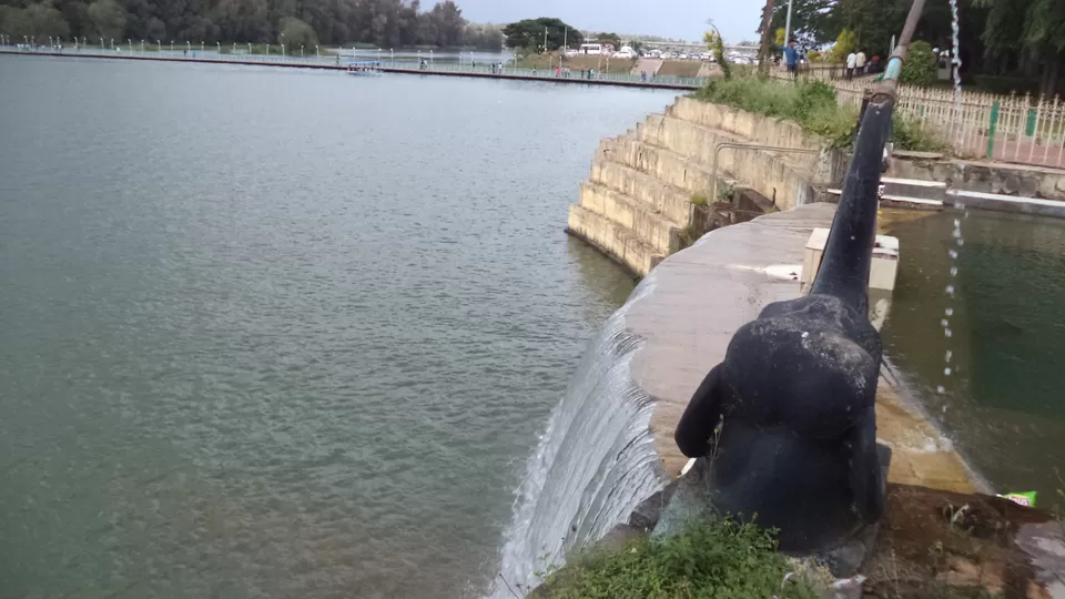 Photo of KRS Dam Road, Krishnarajasagara, Karnataka, India by Traveller