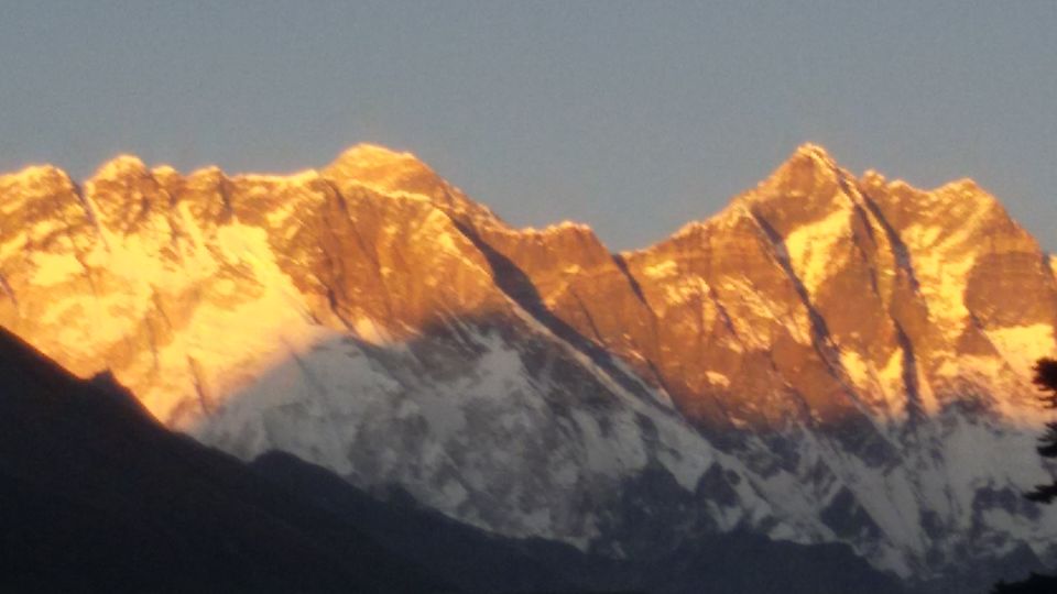 Photo of Mount Everest by Nature Explore trekking