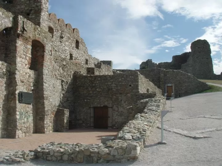 Photo of Devínska Nová Ves, Slovakia by Unshod Rover