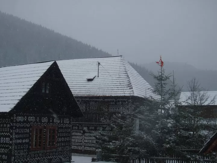 Photo of Kaštieľ Čičmany, Čičmany, Slovakia by Unshod Rover