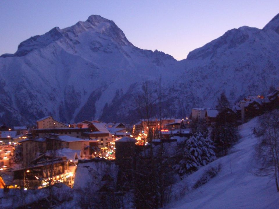 Photo of Les Deux Alpes, France! Catching snowflakes in my hair 1/6 by lucy m