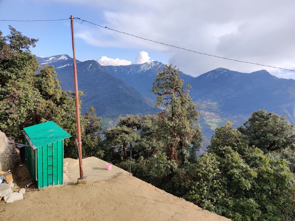 Photo of Chopta Chandrashila Deoriatal Trek 30/70 by Paromita Dutta