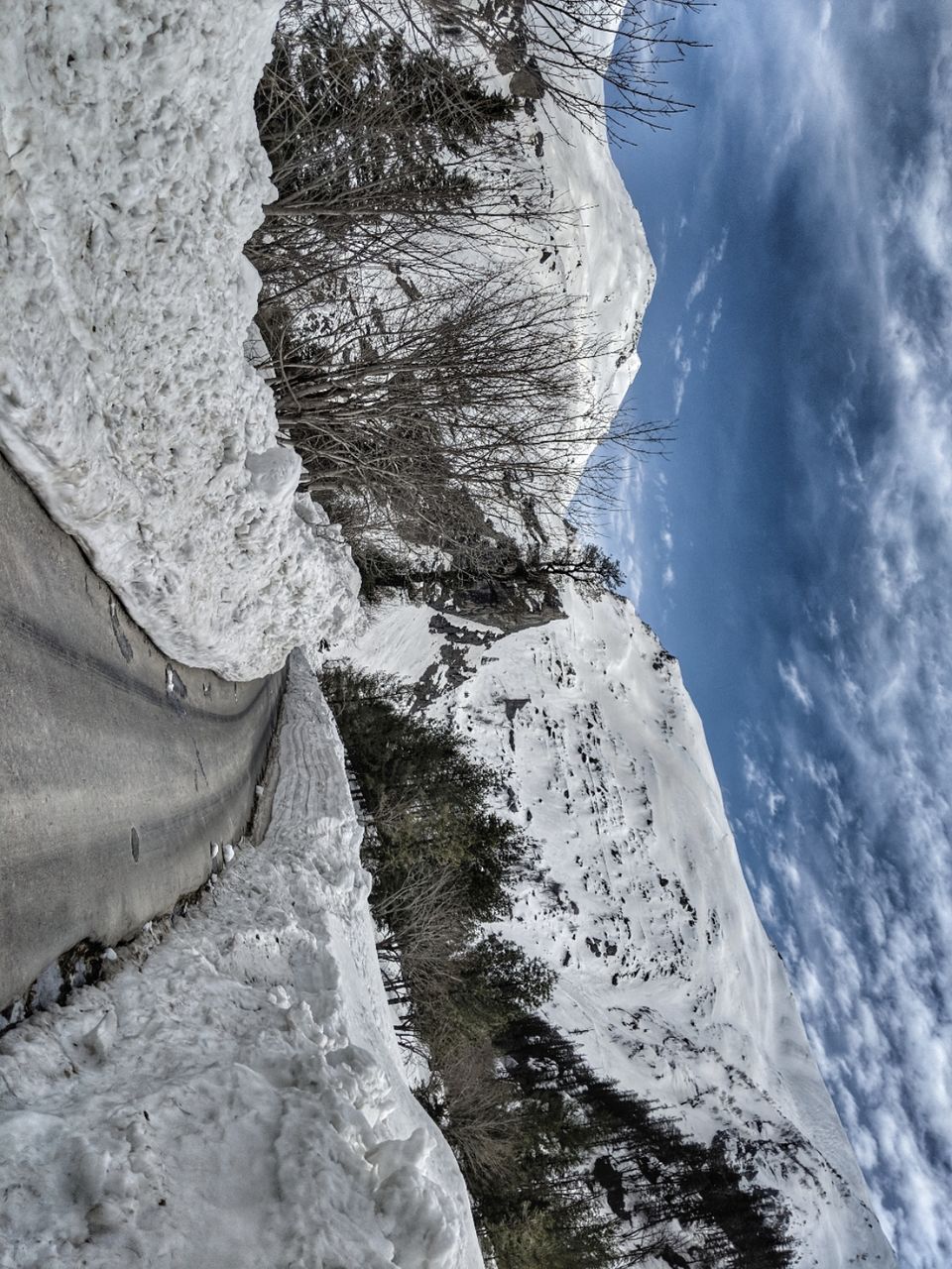 Photo of Manali, Himachal Pradesh, India by sainath reddy
