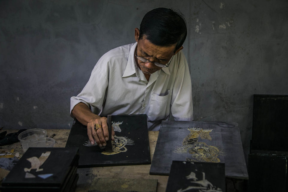 Photo of VietnamDiary 2 - Vietnamese Lacquer paintings. - My Travel stories 5/13 by Rajeshwar Dayal Mathur