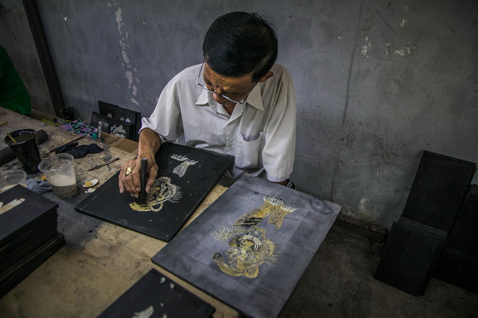 Photo of VietnamDiary 2 - Vietnamese Lacquer paintings. - My Travel stories 7/13 by Rajeshwar Dayal Mathur