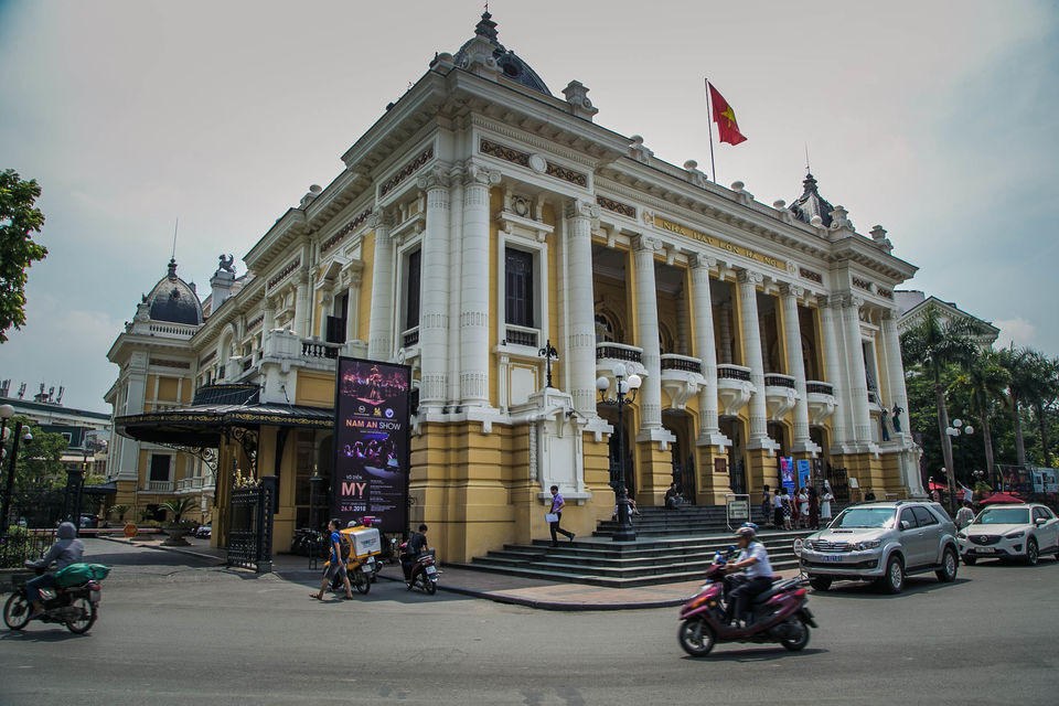 Photo of VietnamDiary 7 - Hop on-Hop off Bus Tour - My Travel stories 1/3 by Rajeshwar Dayal Mathur