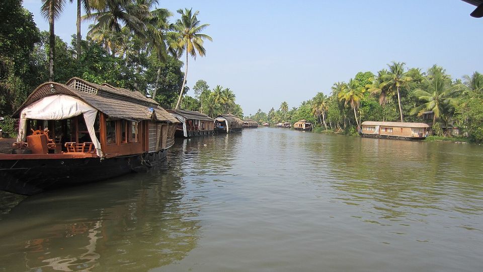 Photo of Exploring Kerala’s backwaters in Kumarakom 1/4 by Savaari
