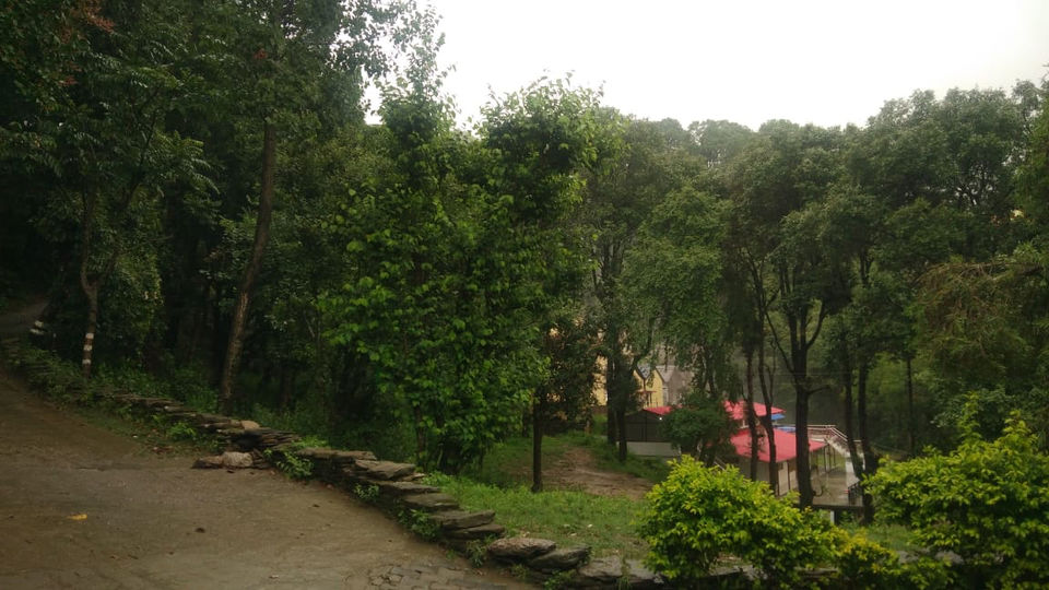 Photo of The lonely cloud:Lansdowne by Sagarika