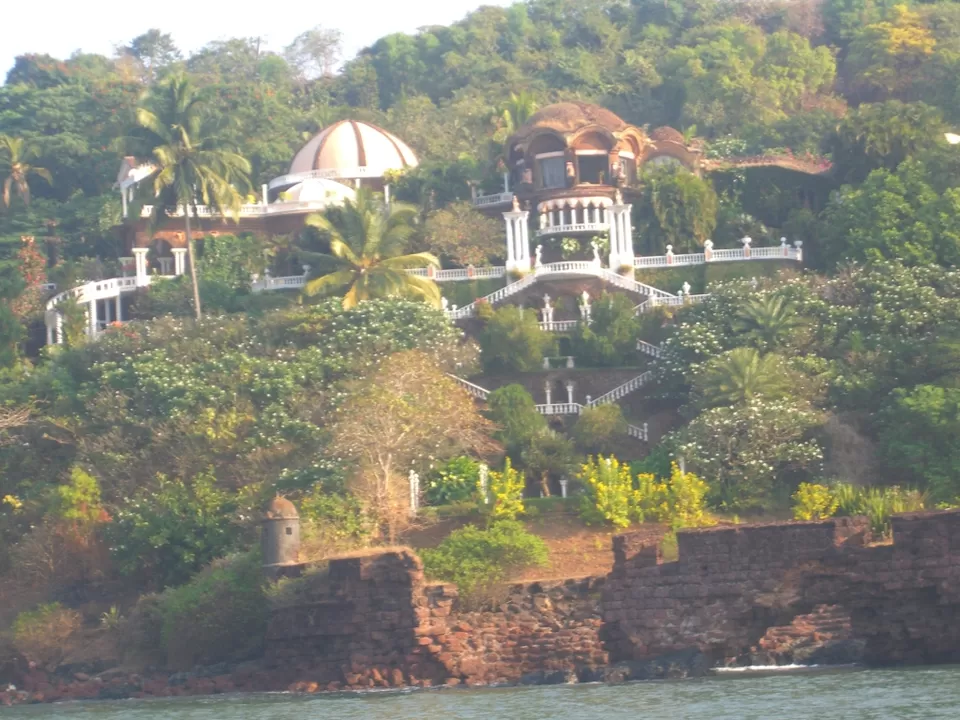 Photo of Crazy friends and the modest Goa by Gayatri S