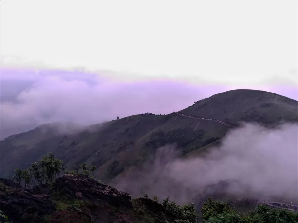 Photo of Mullayanagiri Peak, Pandaravalli, Karnataka by tanwistha gope