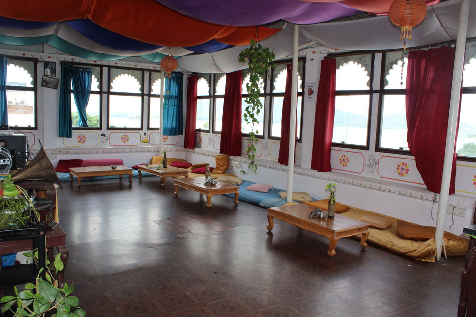 Photo of Bunkyard Hostel, Lal Ghat Road, Silawatwari, Udaipur, Rajasthan, India by tanwistha gope